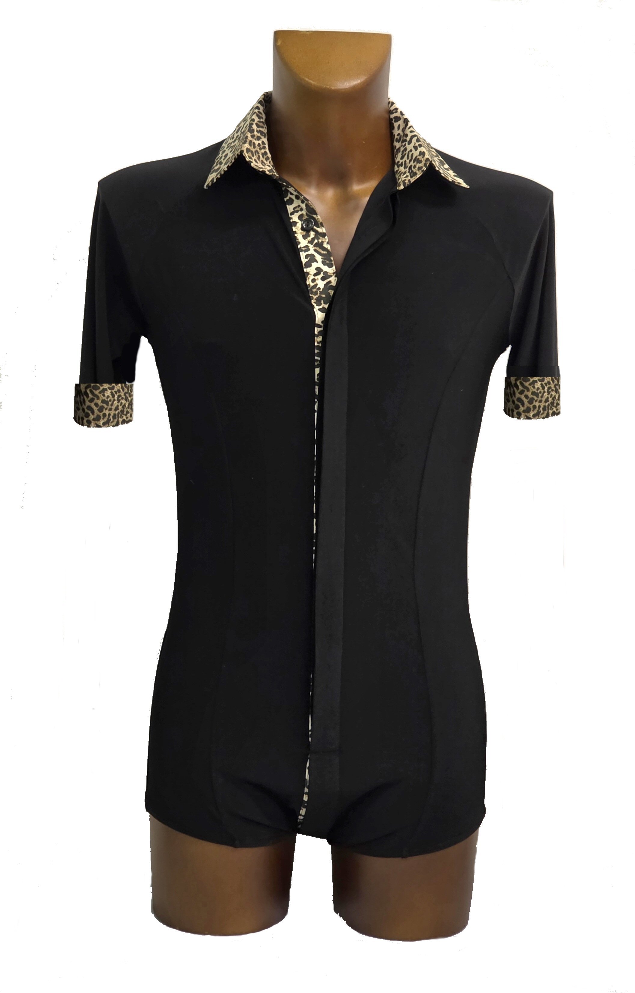 Short sleeve Animalistic Latin shirt on shorts
